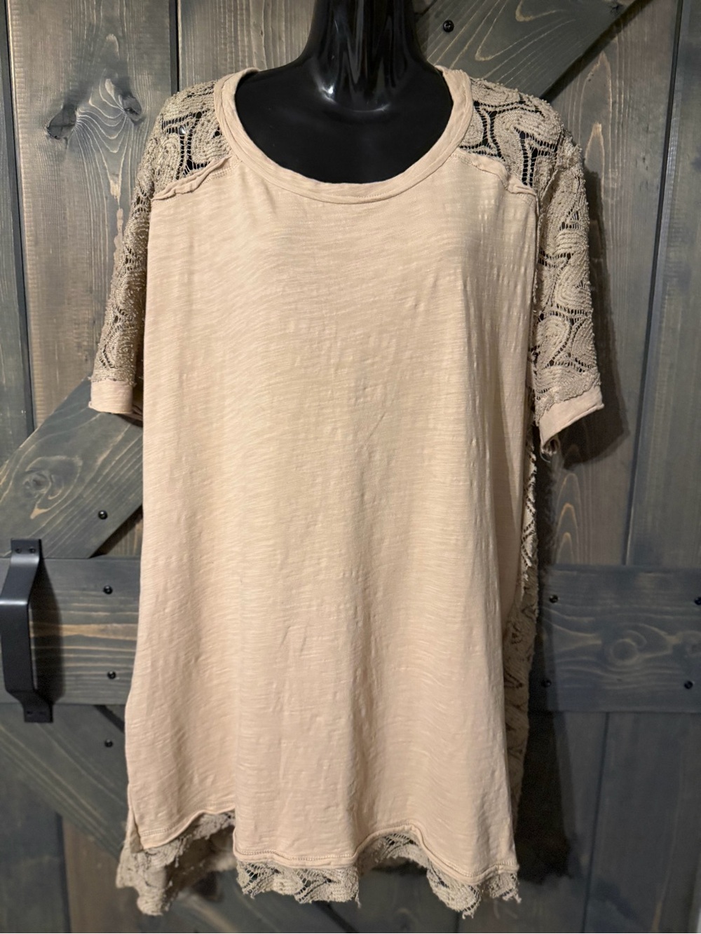 Umgee short-sleeve lace tunic top Large